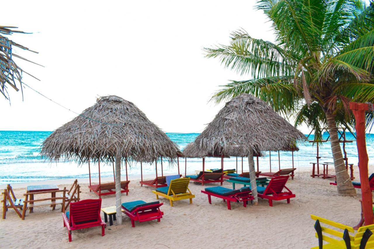 Golden Beach Cottages Trincomalee Bagian luar foto