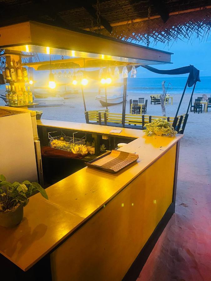 Golden Beach Cottages Trincomalee Bagian luar foto