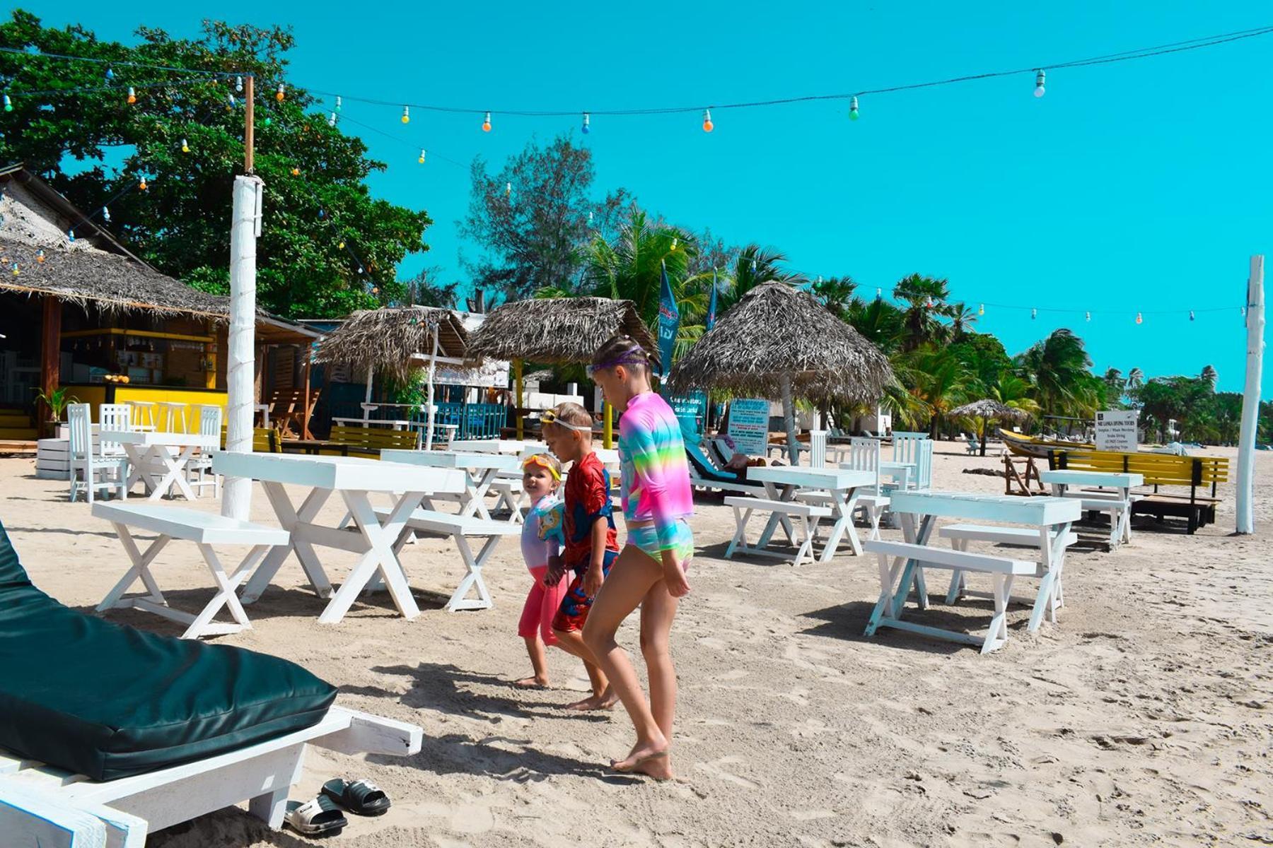 Golden Beach Cottages Trincomalee Bagian luar foto