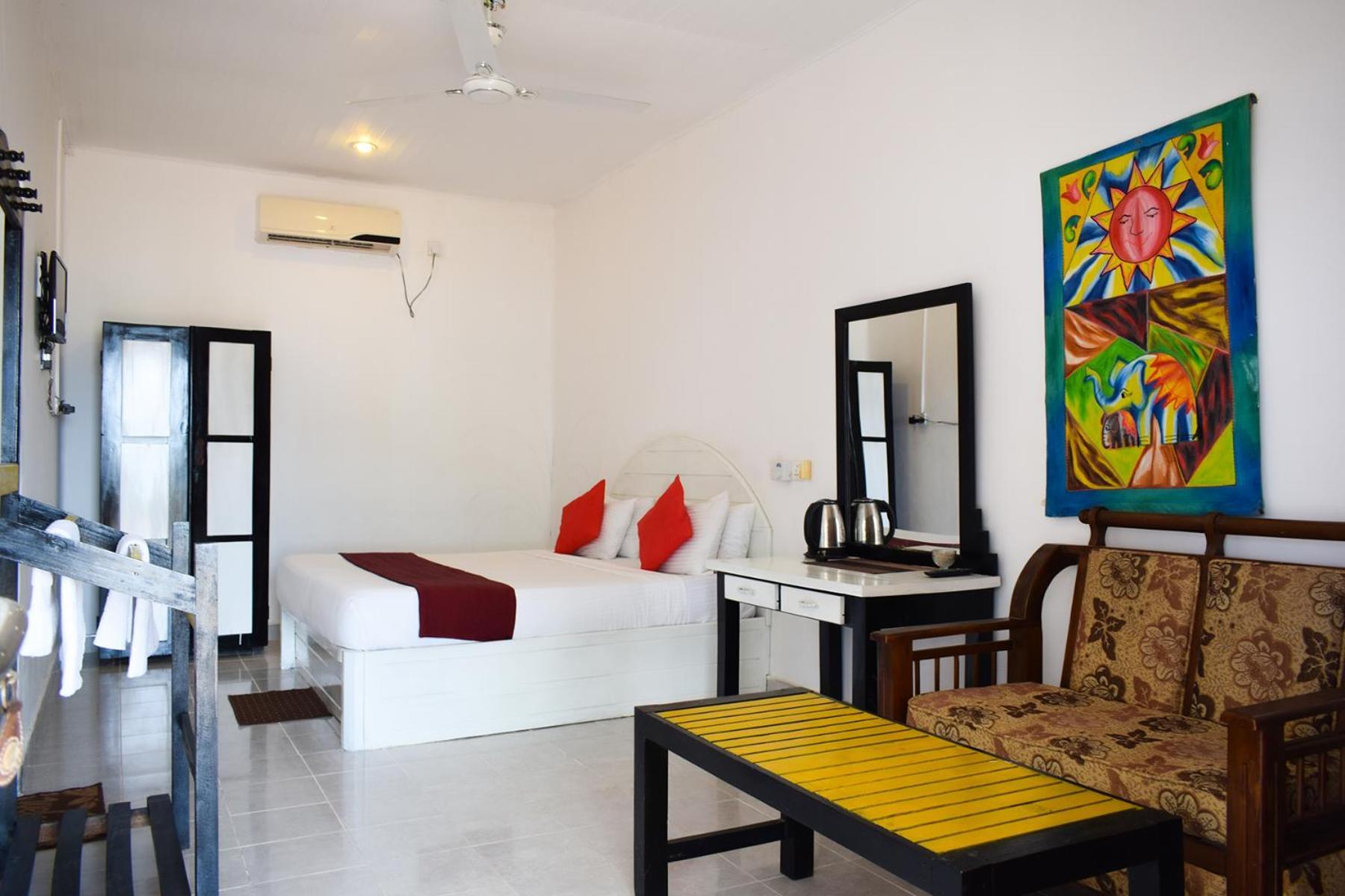 Golden Beach Cottages Trincomalee Bagian luar foto