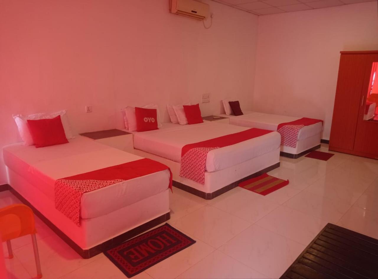 Golden Beach Cottages Trincomalee Bagian luar foto